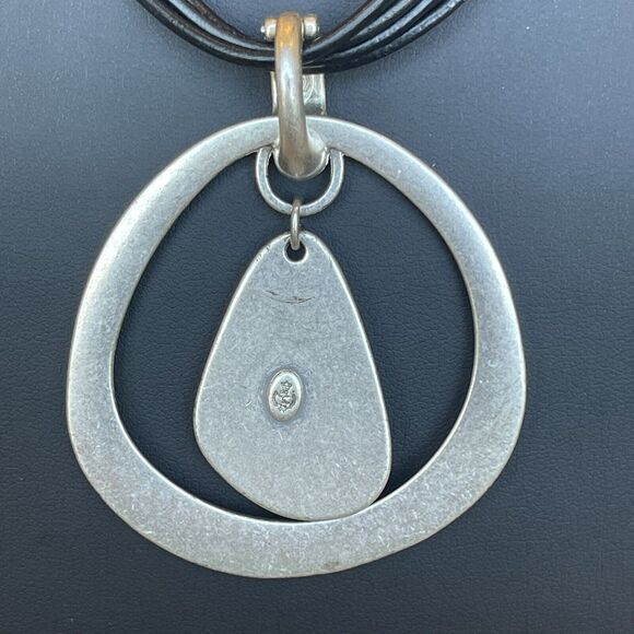 Premier Designs Silver Tone Abstract Modernist Round Pendant Toggle Necklace 20” - Picture 3 of 5